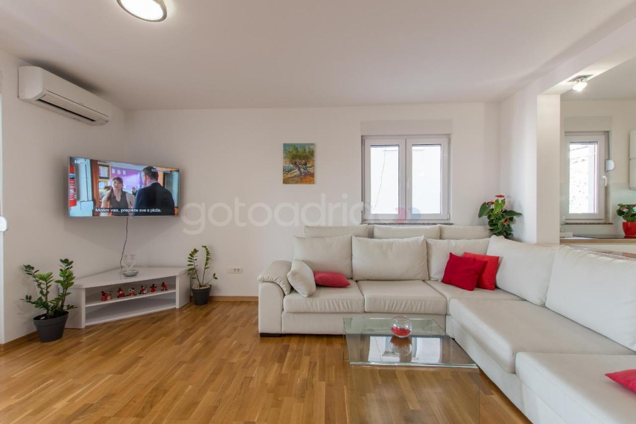 Sea View Dammi With Free Parking Apartment *