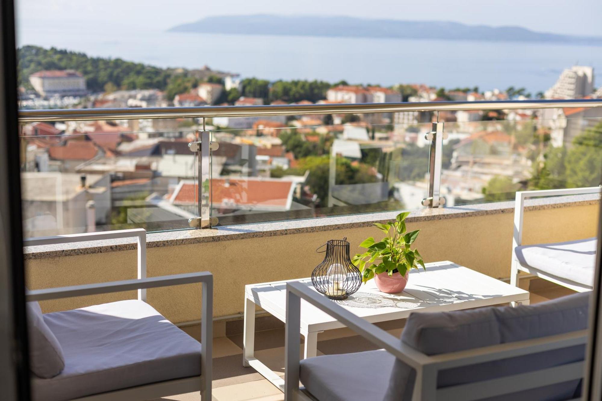 Sea View Dammi With Free Parking Apartment