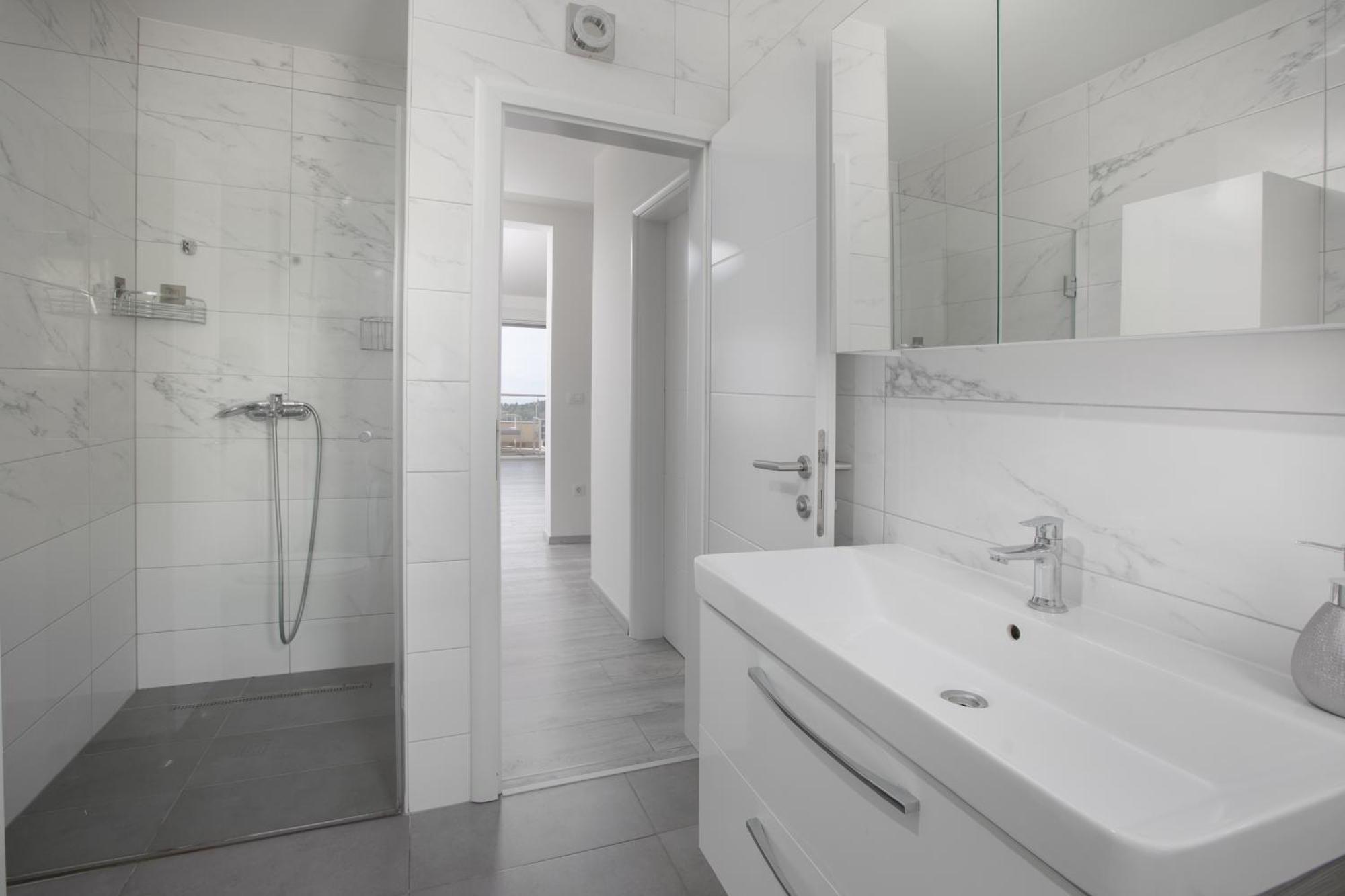 Sea View Dammi With Free Parking Apartment